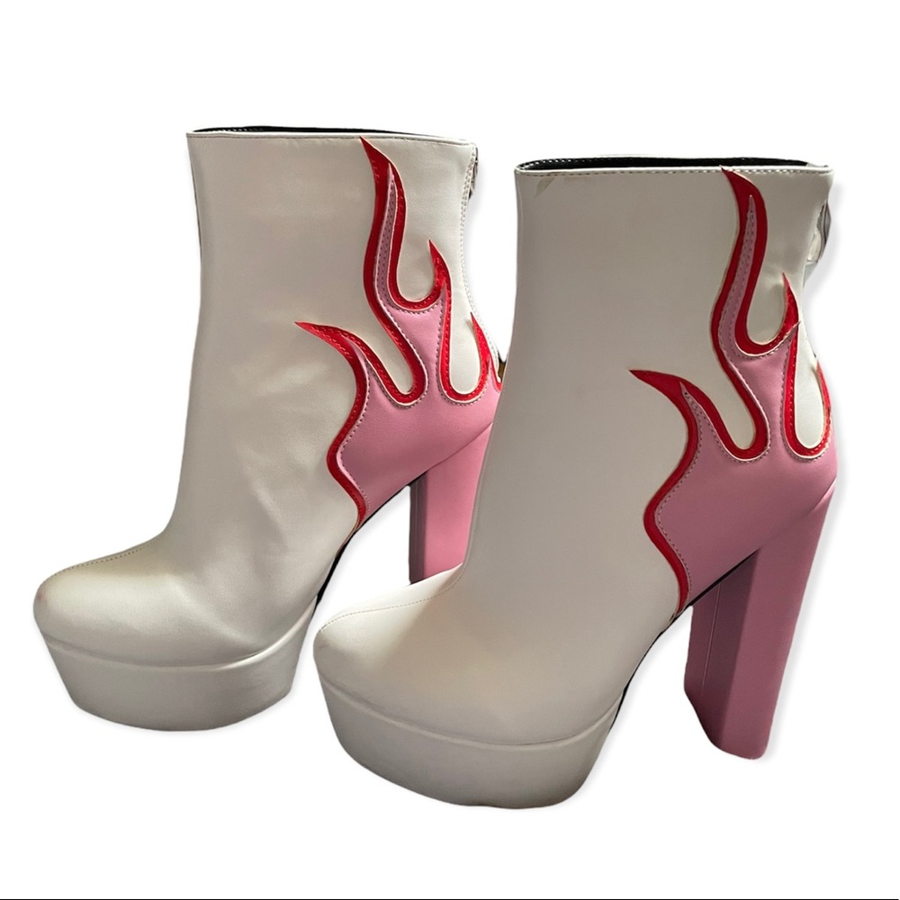 Pink flame ankle boots🔥